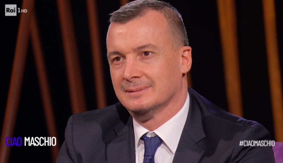 Casalino: “Sgarbi brutto e fastidioso, non so perché piaccia alle donne”