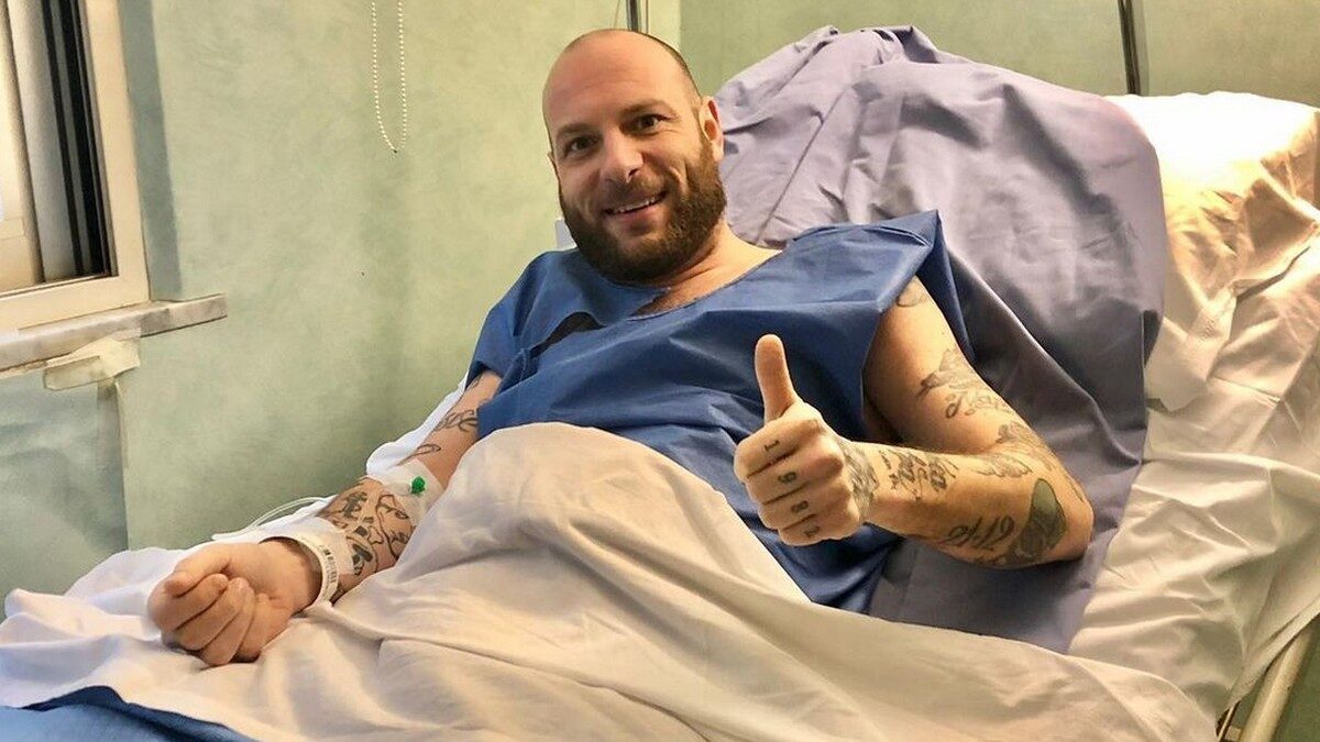 Clementino, operazione per il rapper napoletano: il post su Instagram