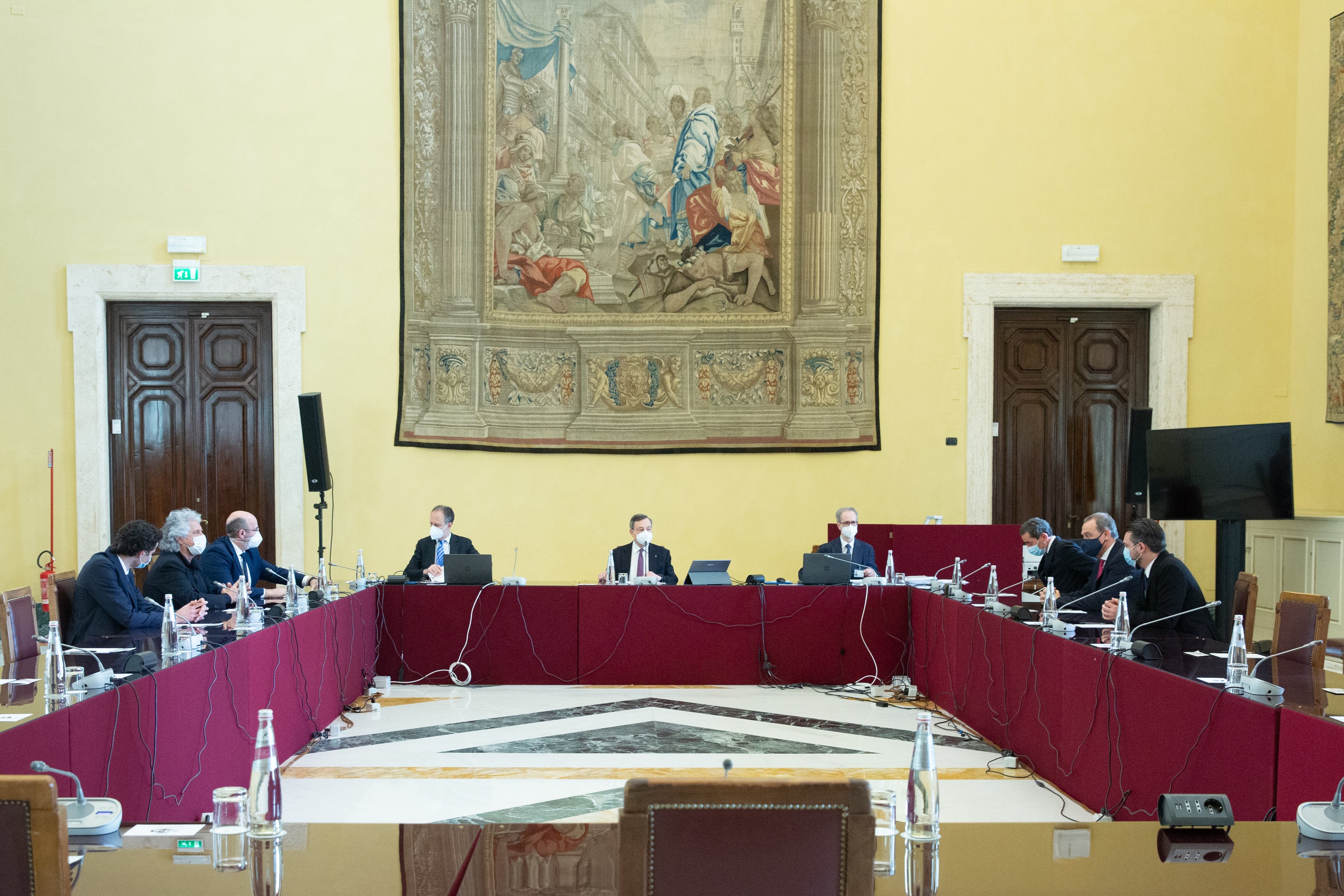 Consultazioni Draghi. Anche M5S dice sì al governo: “Noi ci saremo con lealtà”