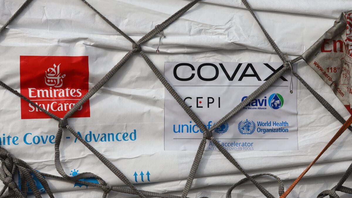 Vaccini, parte l’iniziativa globale COVAX: prime 600mila dosi in Ghana