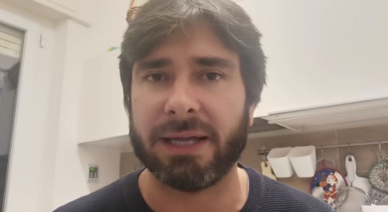 Alessandro Di Battista lascia il Movimento 5 Stelle: l’annuncio in video