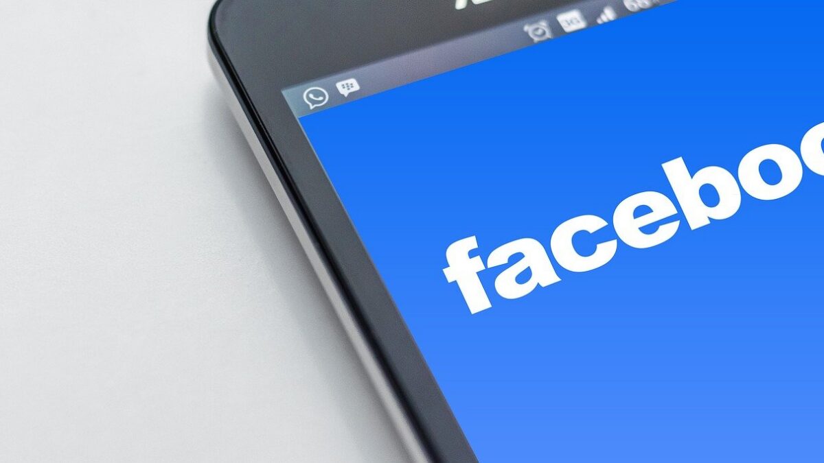 Dichiararsi single su Facebook come un tradimento? La sentenza