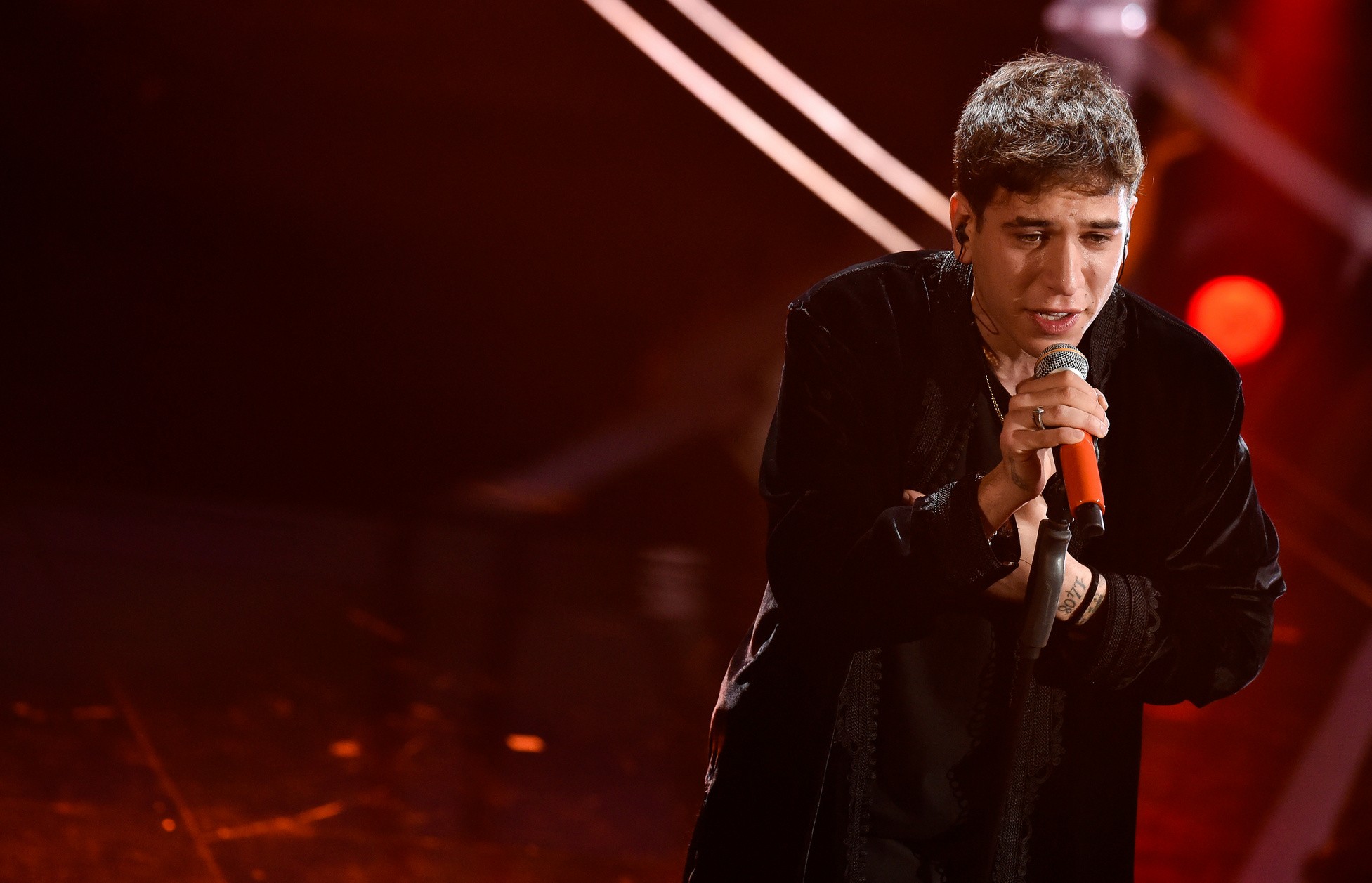 Parlami, Fasma: la canzone di Sanremo 2021 su un amore consumato che non si riesce ad abbandonare