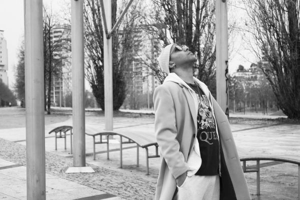 Intervista a FRE,”Sott’acqua” è il nuovo singolo: “L’invito di ricominciare a vivere, a sognare”