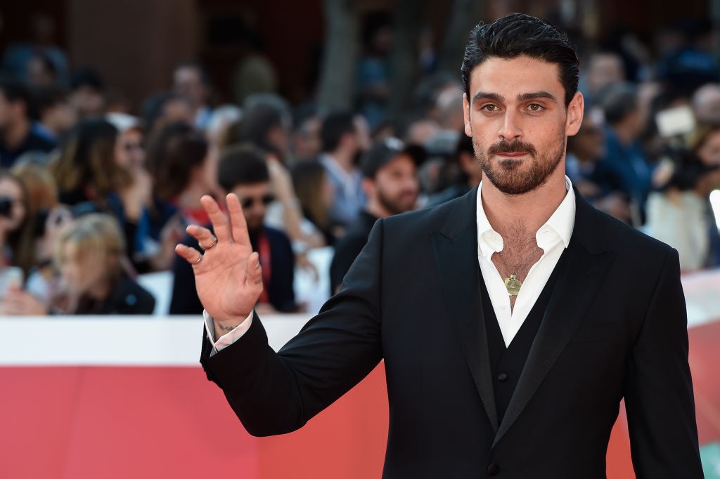 Michele Morrone di 365 giorni e Federica Sabatini di Suburra nella seconda stagione di Toy Boy di Netflix