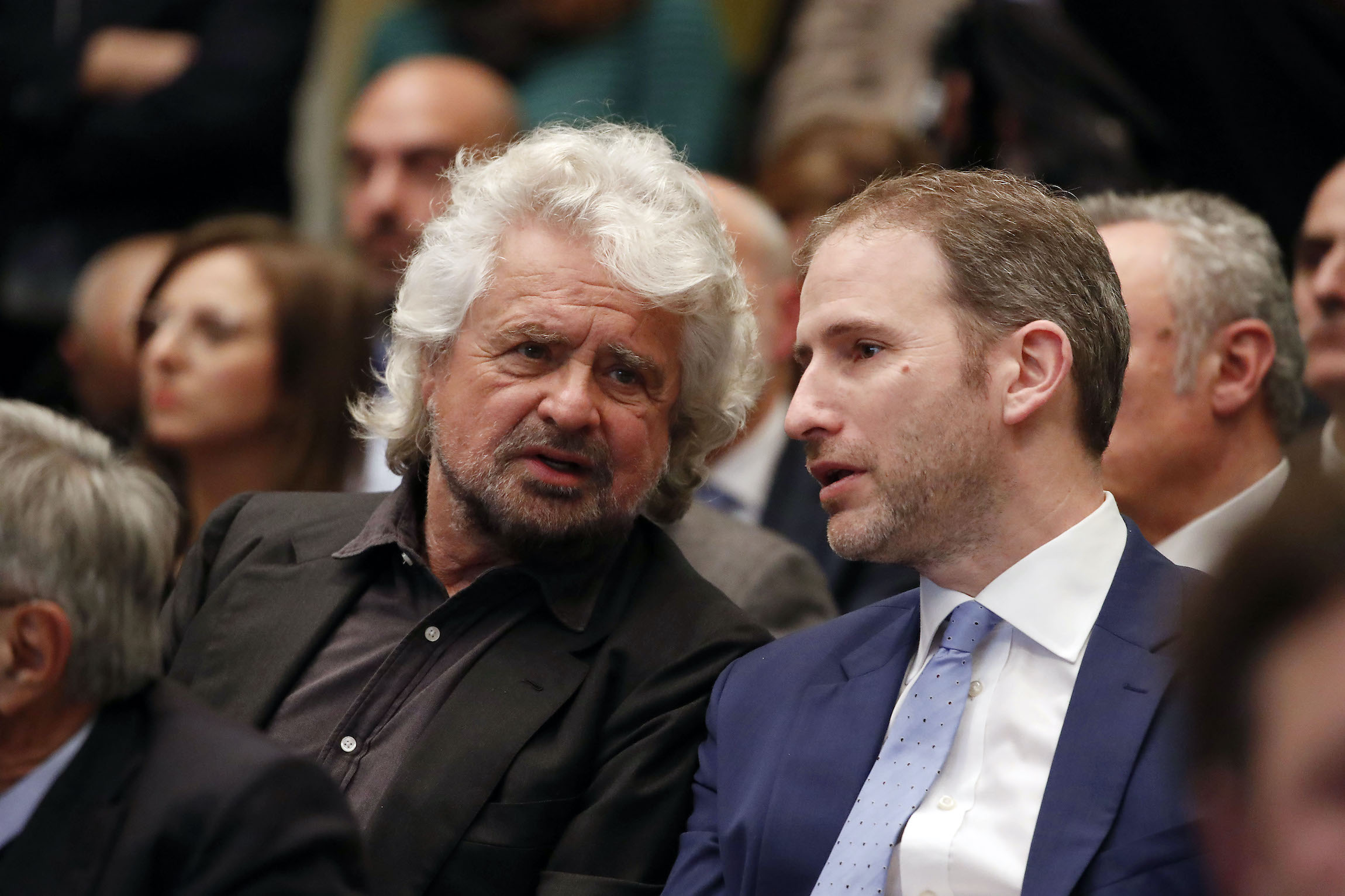 M5S, Rousseau: sì alla fiducia a Draghi, Di Battista lascia