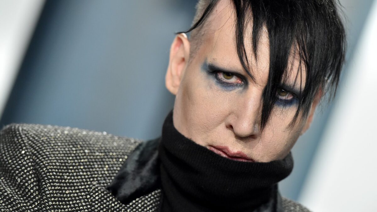 Marilyn Manson viene scaricato dalla sua casa discografica e nega le accuse di Evan Rachel Wood