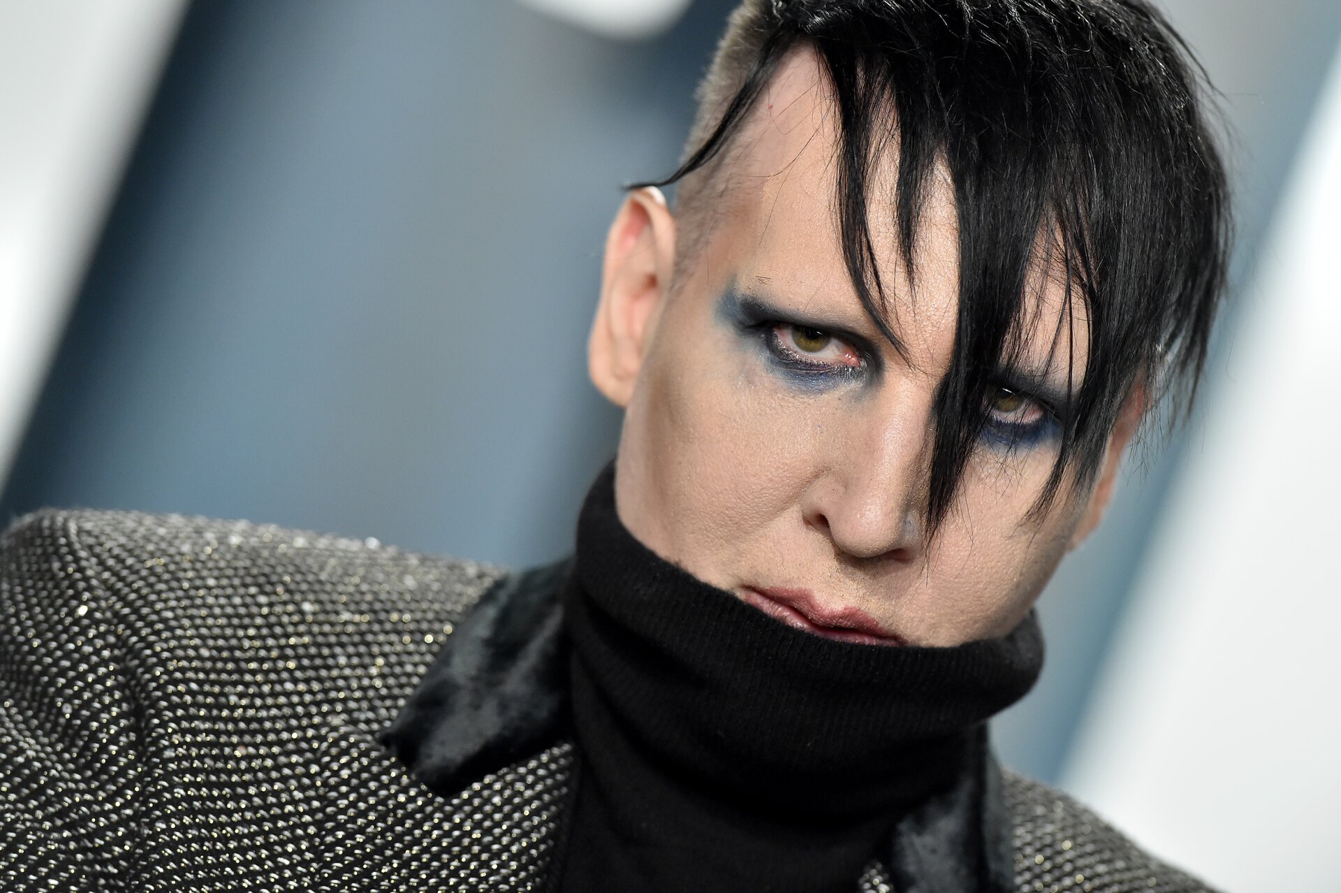 Marilyn Manson viene scaricato dalla sua casa discografica e nega le accuse di Evan Rachel Wood