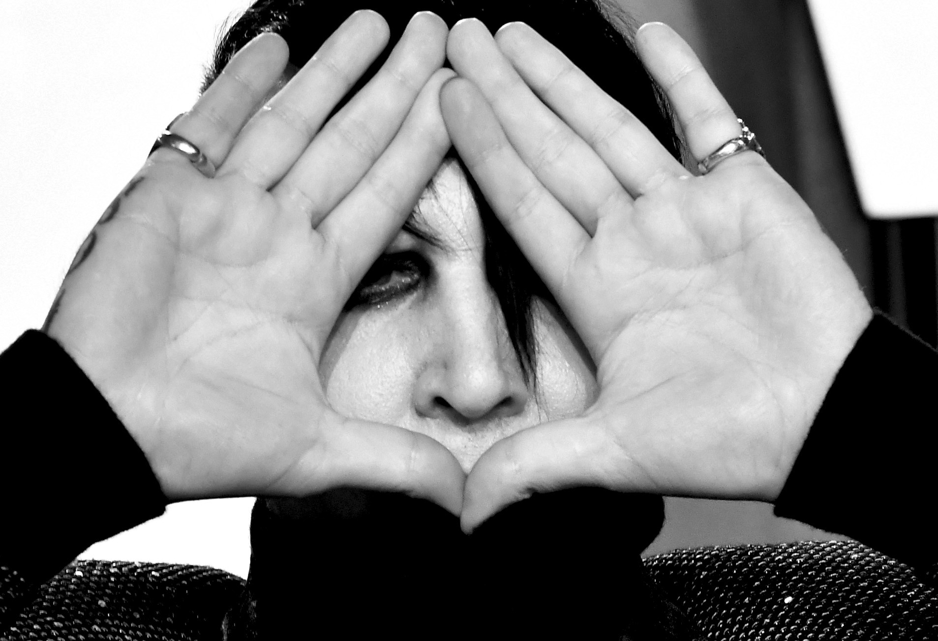 Marilyn Manson, l’ex assistente personale conferma le accuse: “Nessuna bugia, è tutto vero”