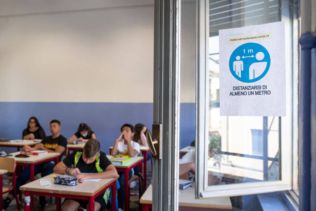Covid-19: scuole di nuovo a rischio chiusura