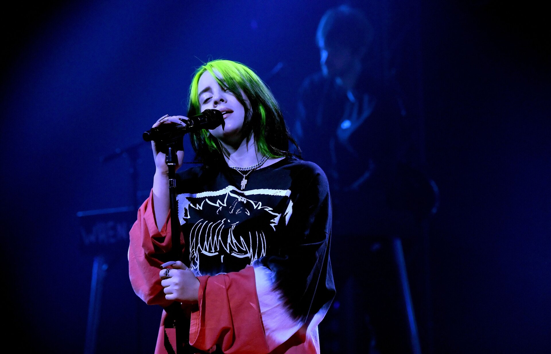 Billie Eilish, ottiene un ordine restrittivo per un uomo che l’avrebbe minacciata di morte