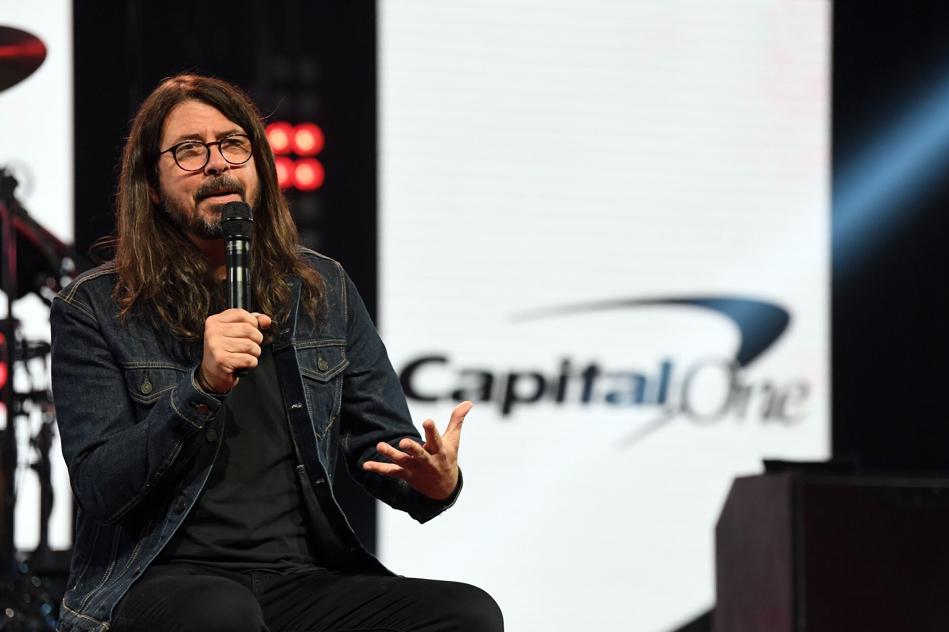 Foo Fighters, Dave Grohl rivela: “Sono stato picchiato dalla polizia”