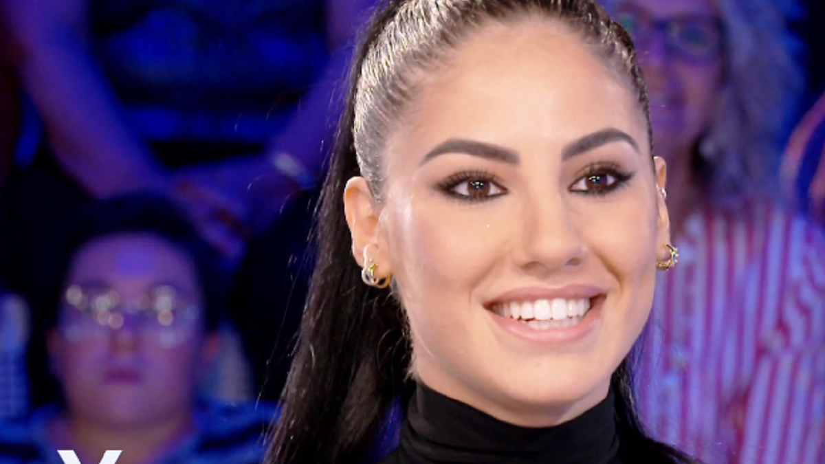 Giulia De Lellis conduttrice di Love Island Italia su Discovery+