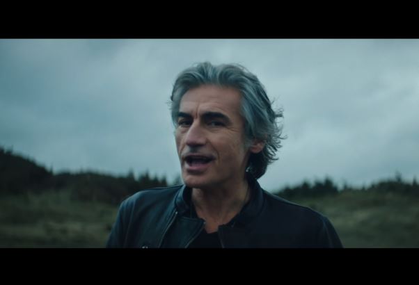 Mi ci pulisco il cuore, Ligabue: testo e video della canzone