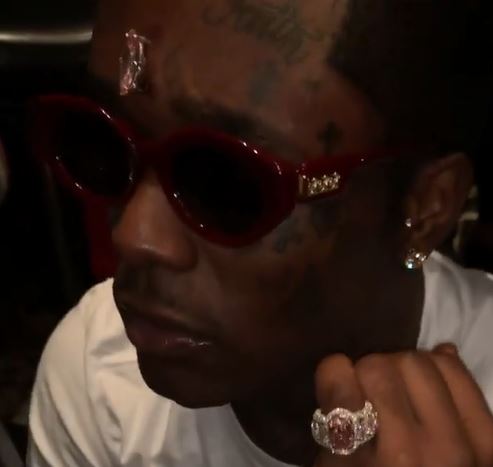 Il rapper Lil Uzi Vert si “impianta” sulla fronte un diamante rosa come piercing
