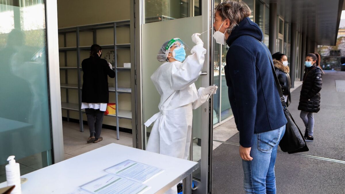 Coronavirus, i dati del 1° marzo: +13.114 nuovi positivi, +474 ricoveri e +58 in terapia intensiva