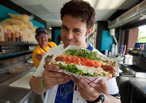 Man vs Food: chi è Adam Richman, il presentatore di Food Network