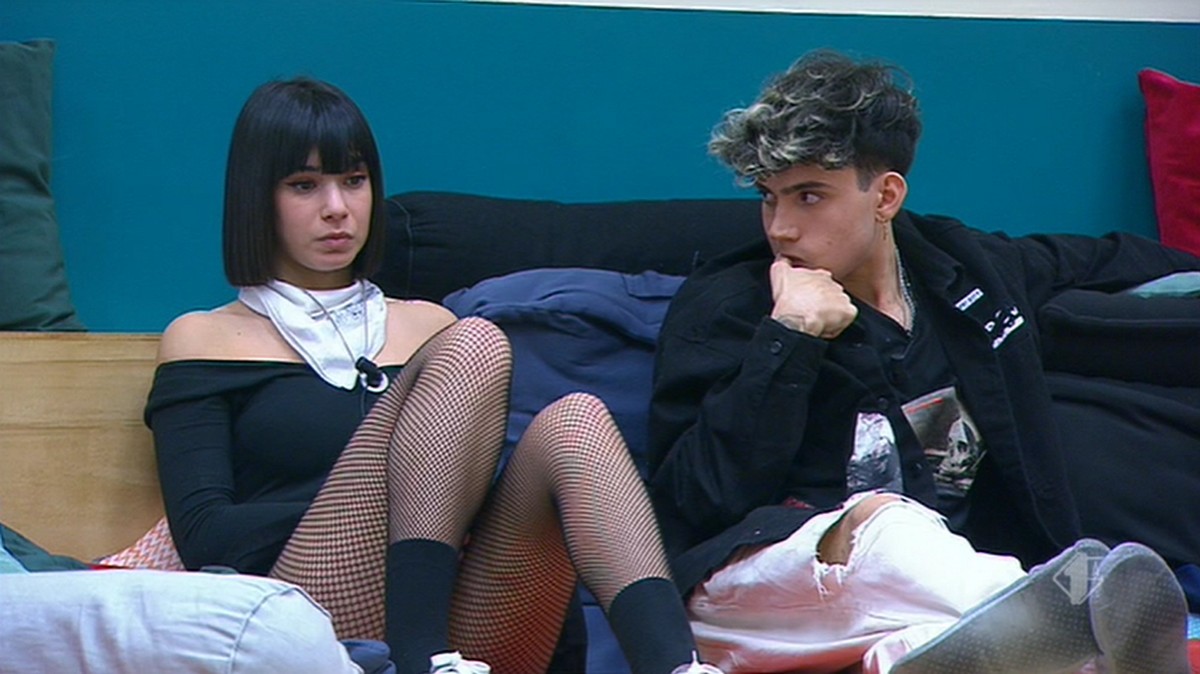 Amici 20, Aka7even geloso di Martina e Tommaso: “Non voglio passare per il ‘sottone’ della situazione!” (Video)