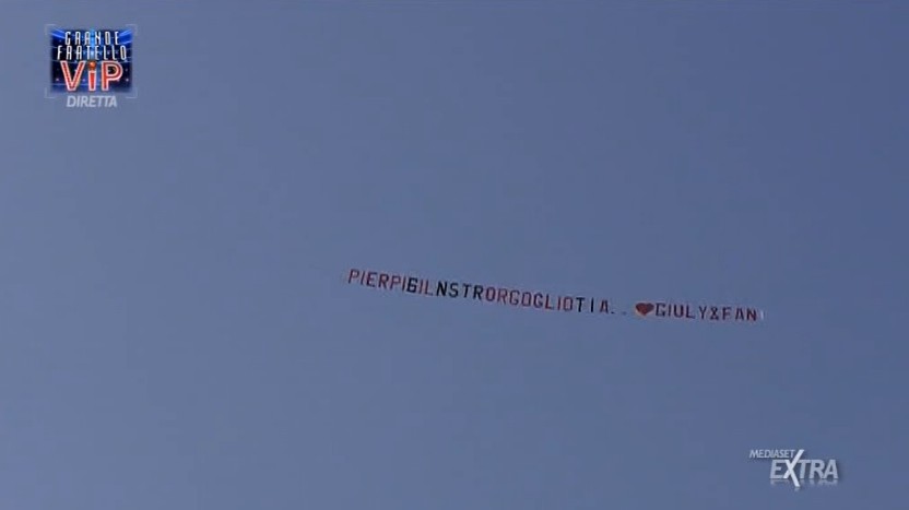 Grande Fratello Vip 5: l’aereo di Giulia Salemi a Pierpaolo Pretelli (video)
