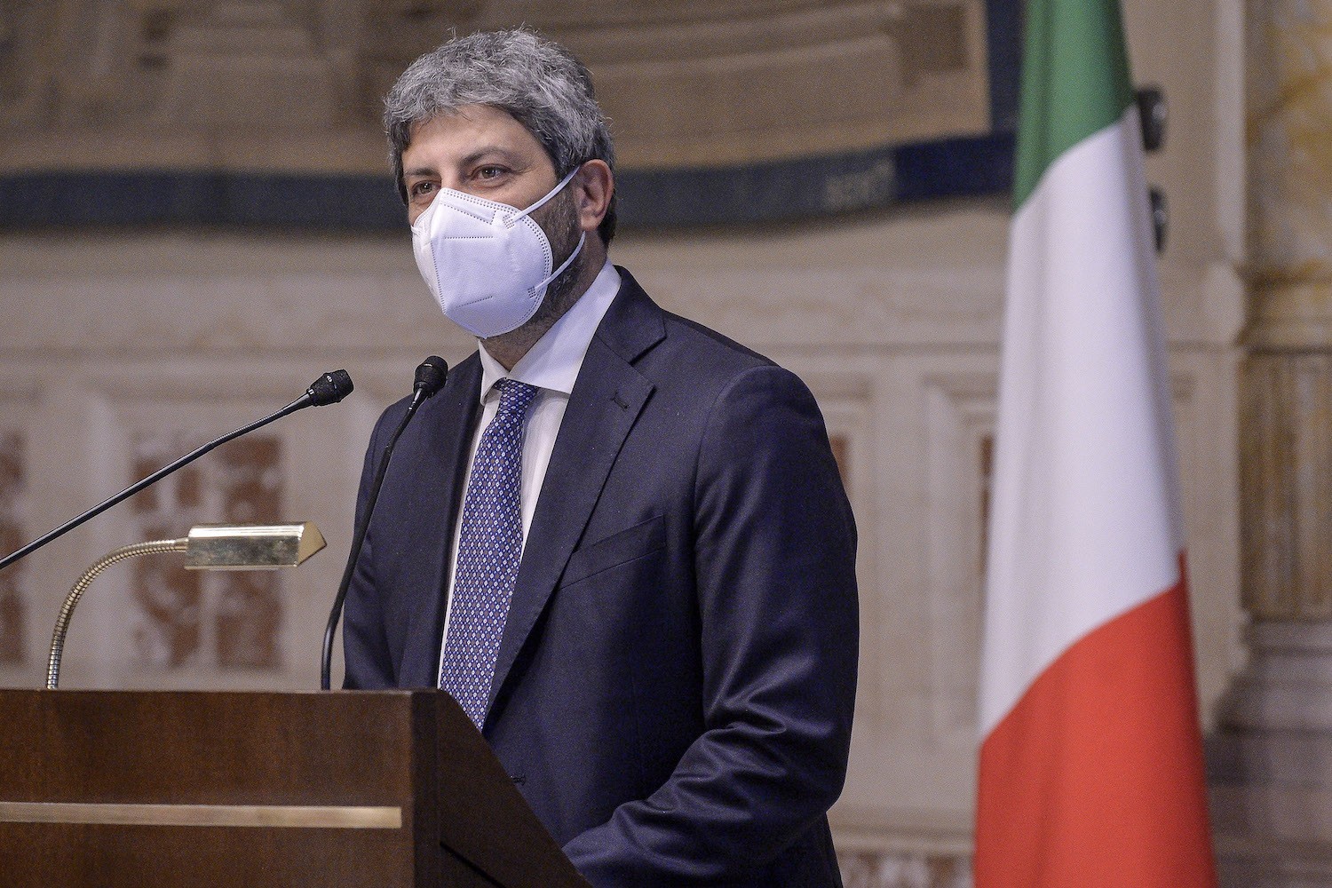 Crisi di governo. In corso il tavolo tecnico di Fico. PD: “Conte e Gualtieri non si toccano”
