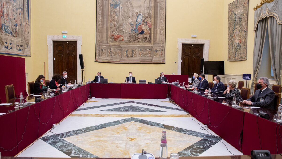 Consultazioni. Draghi incassa l’appoggio di Regioni e Confindustria. Venerdì al Colle?