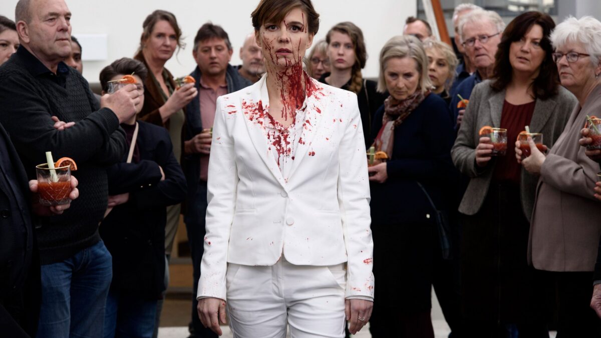 The Columnist: trailer inglese della commedia horror olandese con Katja Herbers