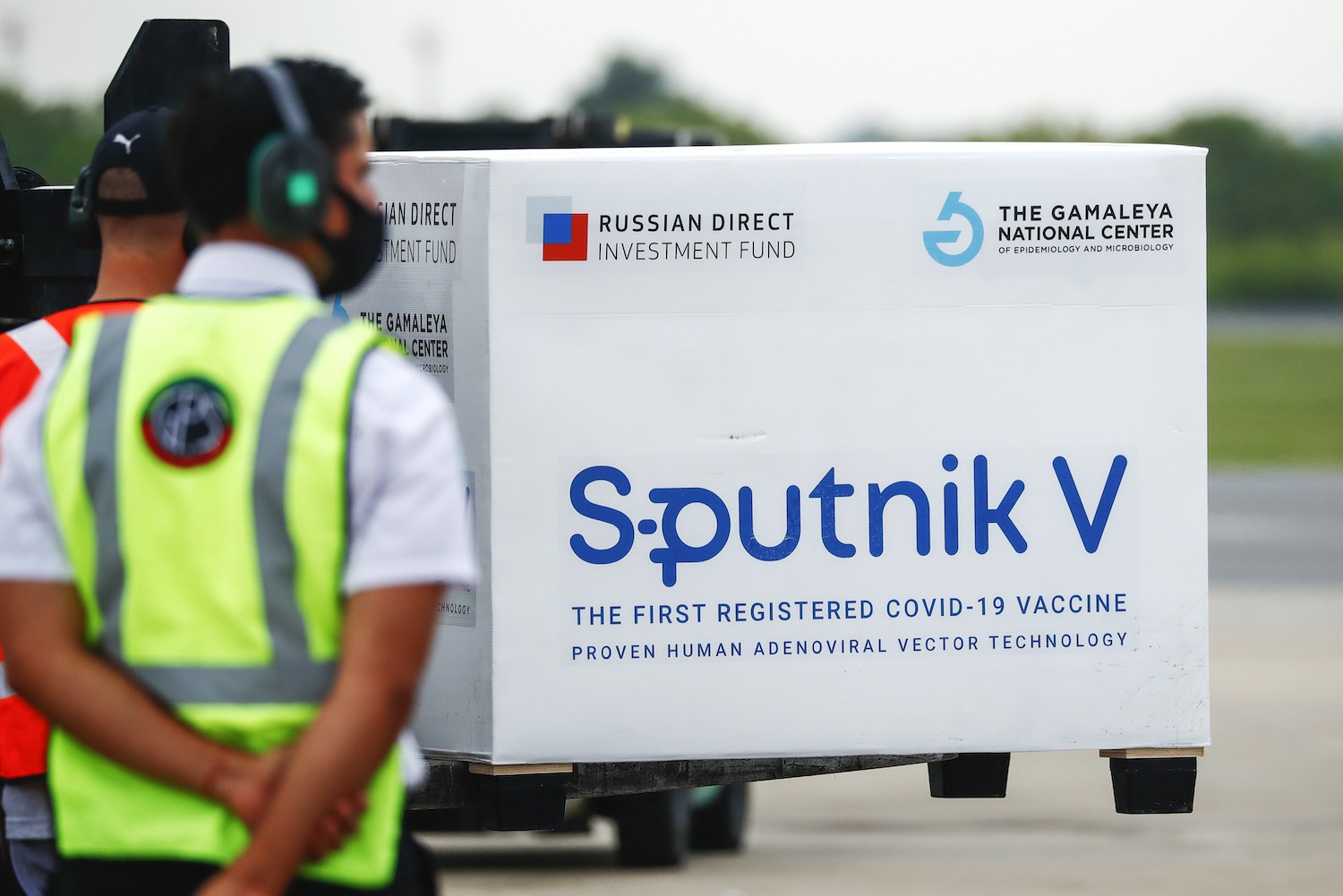 L’EMA avvia la valutazione del vaccino russo Sputnik V
