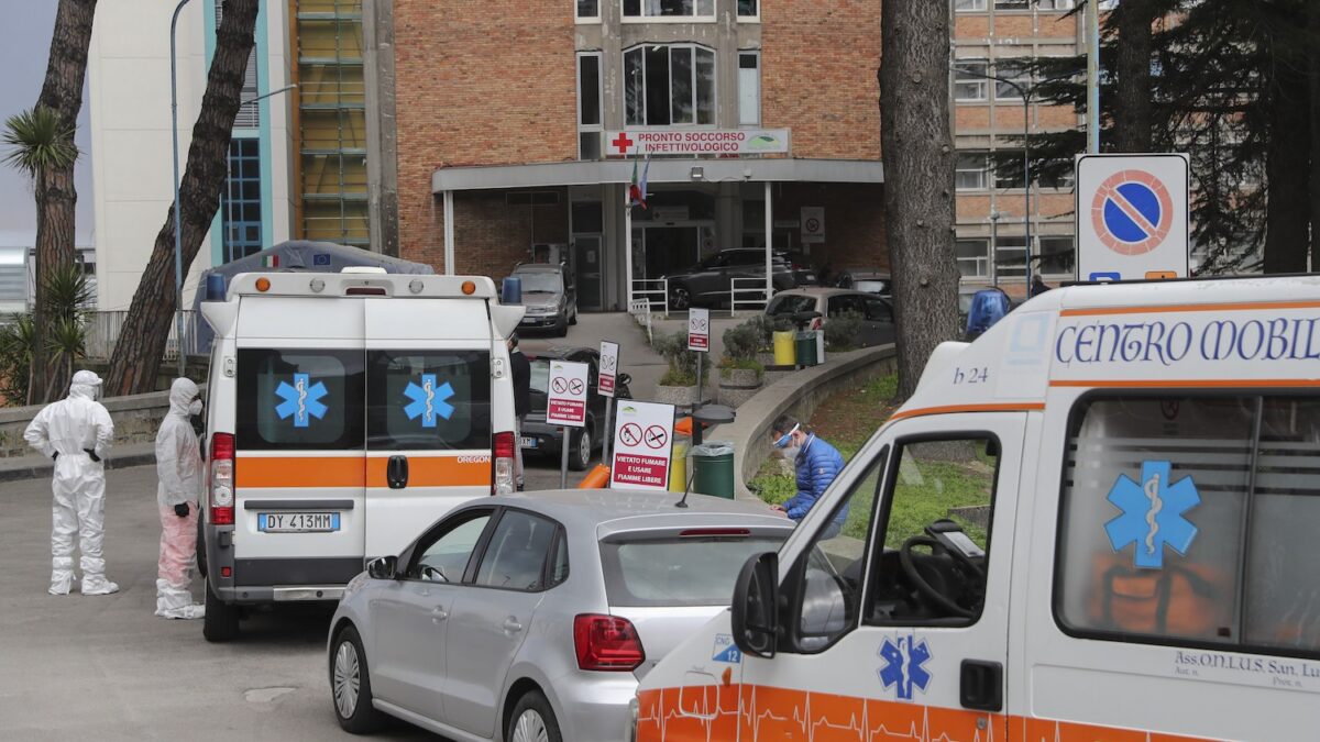 La Campania taglia gli stipendi ai medici del 118. E scatta l’idea delle “dimissioni di massa”