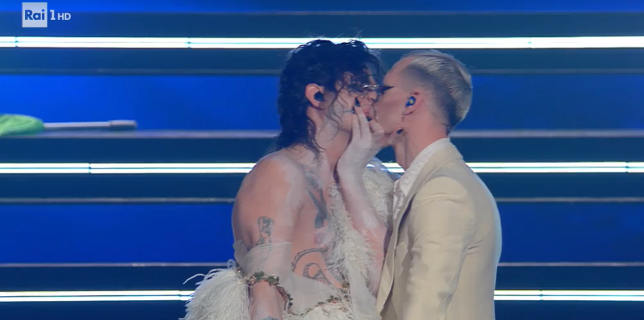 Sanremo 2021, Achille Lauro: il quadro della quarta serata (video)