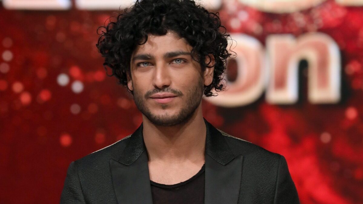 Isola dei famosi, Akash pubblica la chat con Zorzi e attacca Elettra Lamborghini (poi cancella tutto)