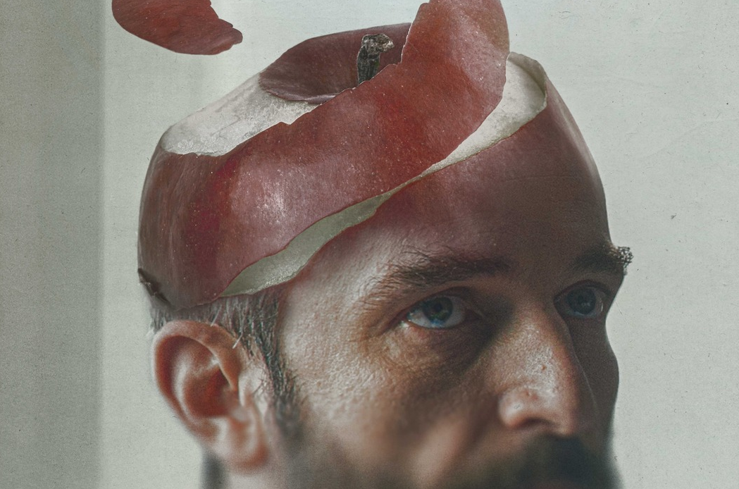 Apples: trailer italiano del debutto alla regia di Christos Nikou