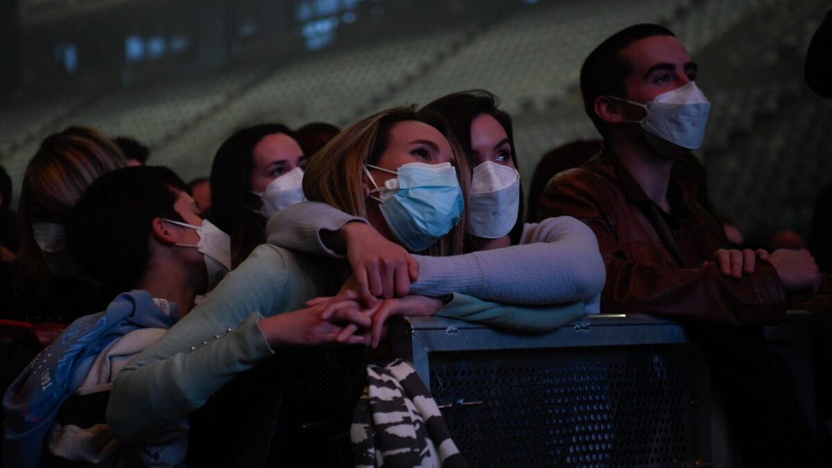 Concerto a Barcellona con 5000 persone, i risultati? “Non ci sono segnali evidenti di infezioni da coronavirus”