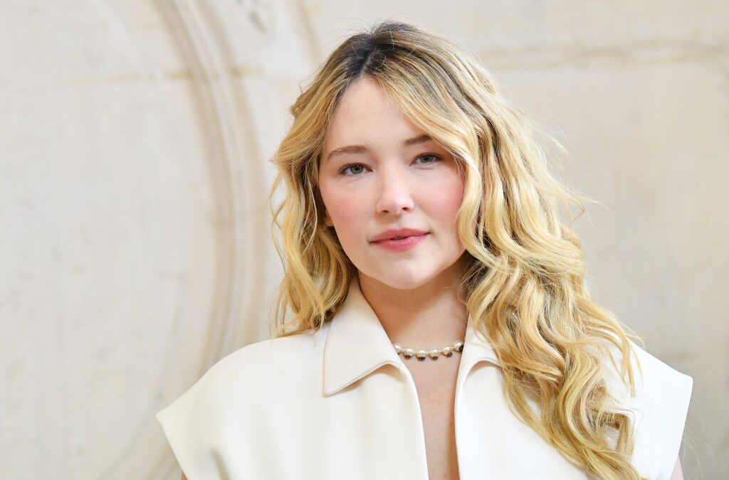 Borderlands: Haley Bennett nel film di Eli Roth