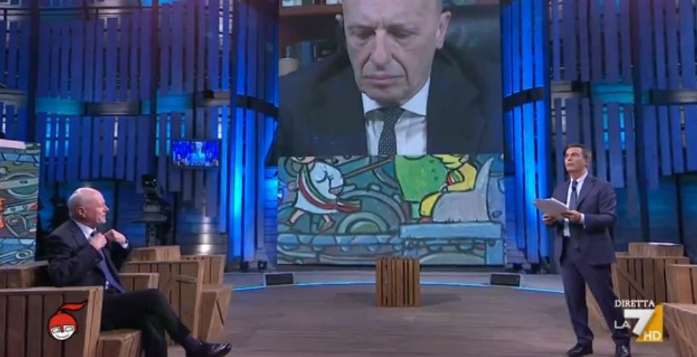 Di Martedì, Tabacci: “In Lombardia non mi hanno ancora vaccinato”. Floris: “Ma lei è al governo”