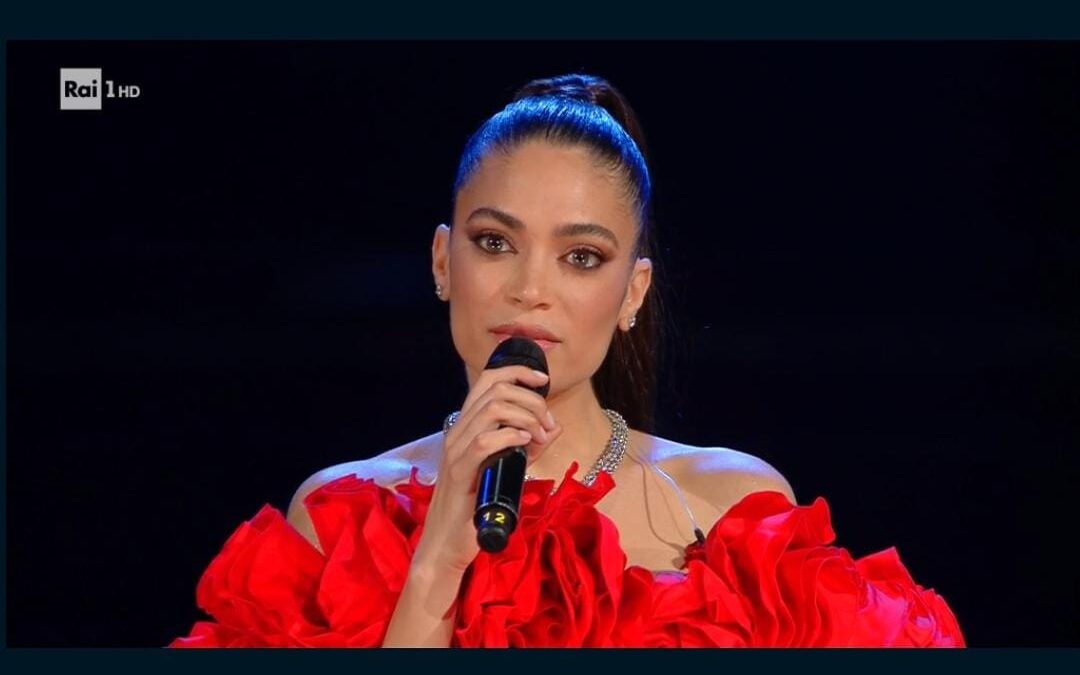 Sanremo 2021, il trionfo di Elodie tra canto e racconto di sé. E, sì, è più che all’altezza