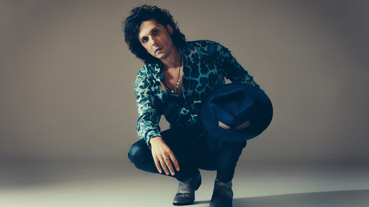 Ermal Meta a Sanremo 2021 con Un milione di cose da dirti, Tribù Urbana il nuovo album (intervista)