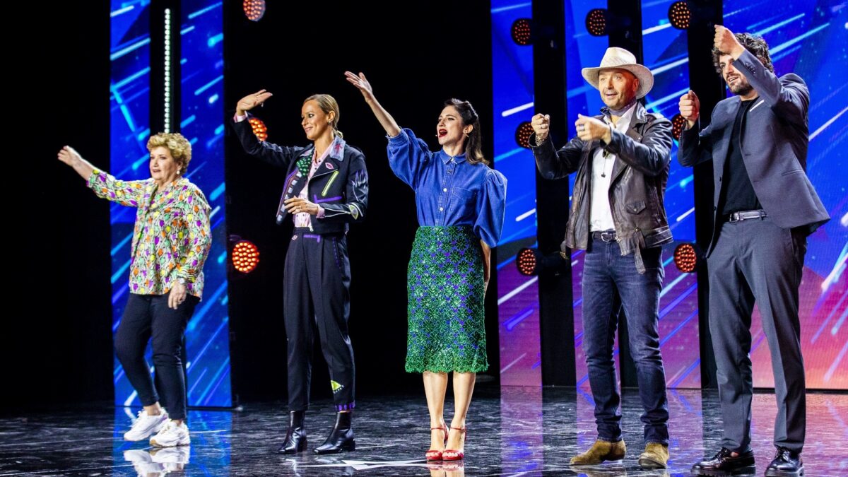 Italia’s Got Talent, Enrico Papi giudice d’eccezione della puntata di questa sera. Ecco tutte le altre anticipazioni