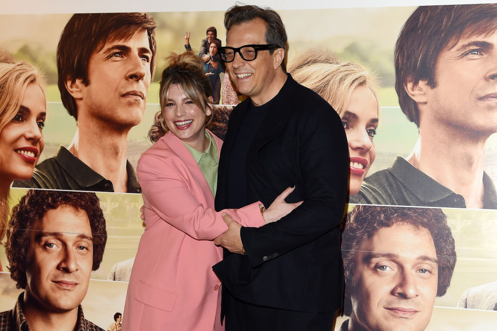 Emma attrice nella serie tv su Sky, A casa tutti bene, diretta da Gabriele Muccino