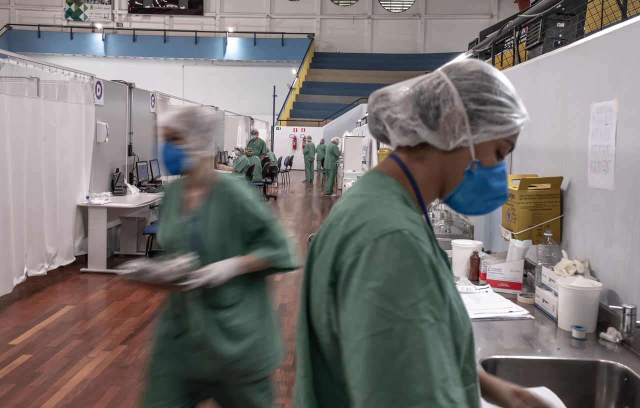La variante brasiliana infetta anche chi ha già avuto il Covid o il vaccino?