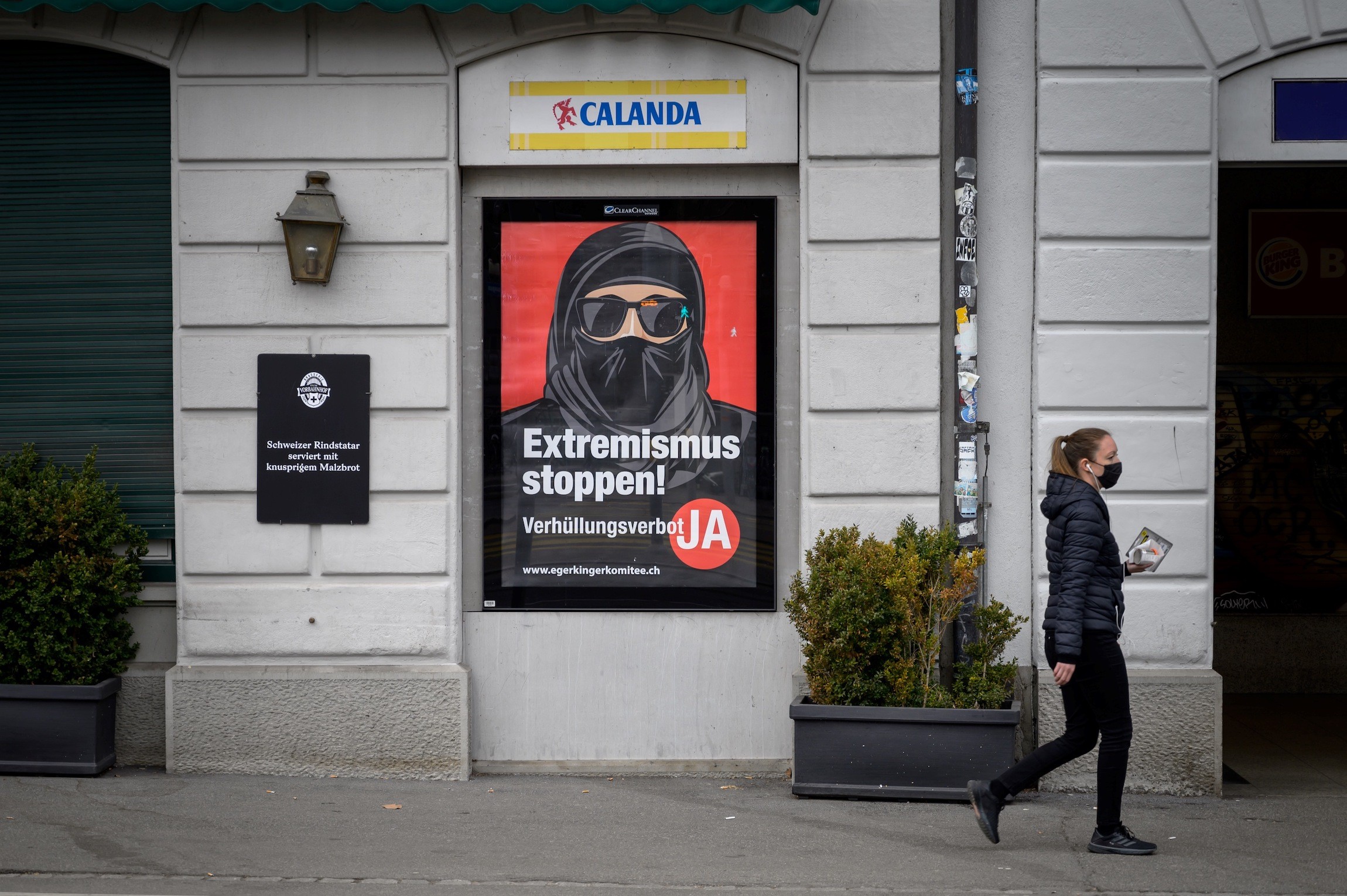 La Svizzera ha vietato niqab e burqa nei luoghi pubblici