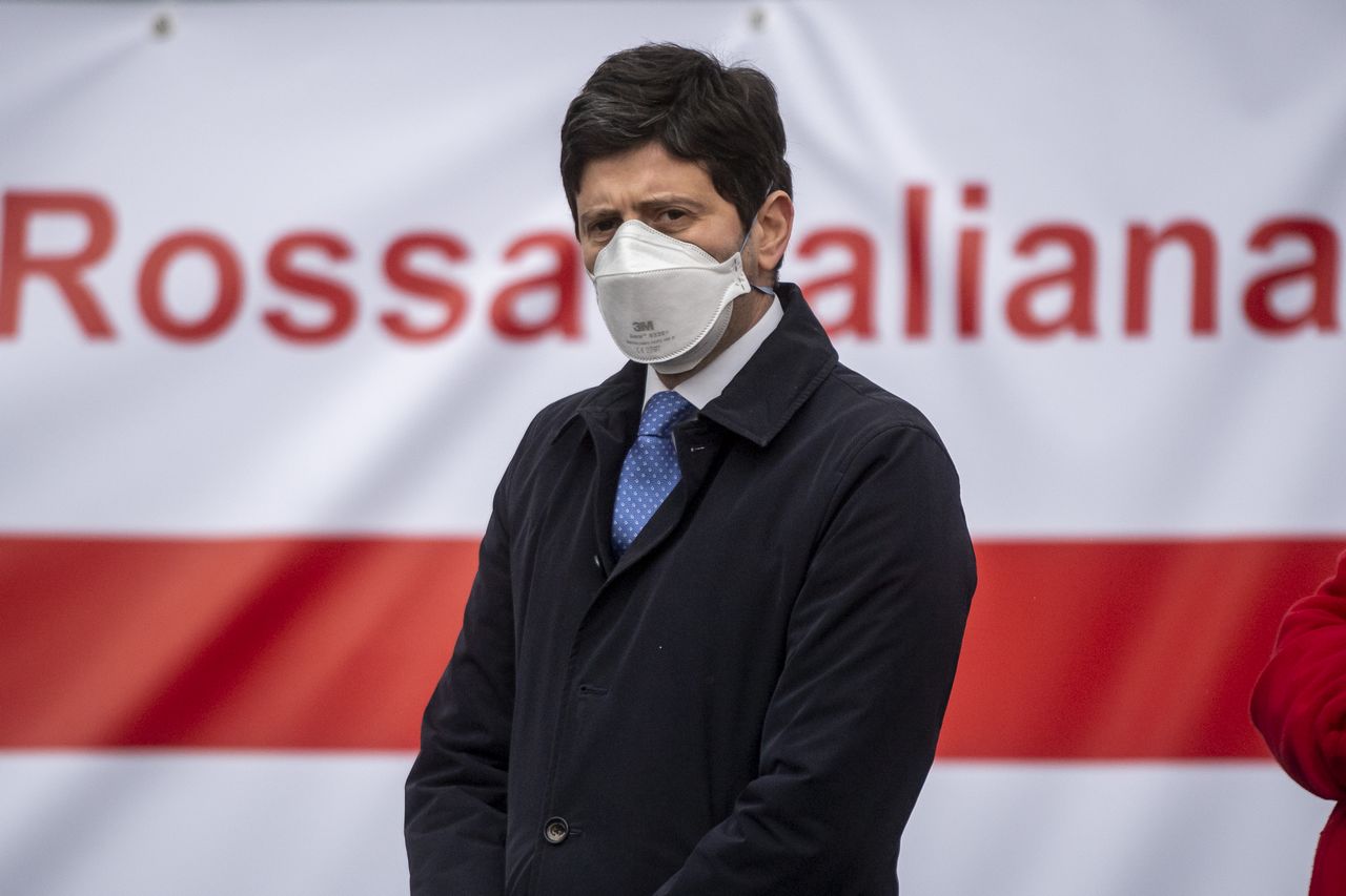 Lega e FI contro la mozione di sfiducia al ministro Speranza. Salvini dà buca a Meloni anche stavolta