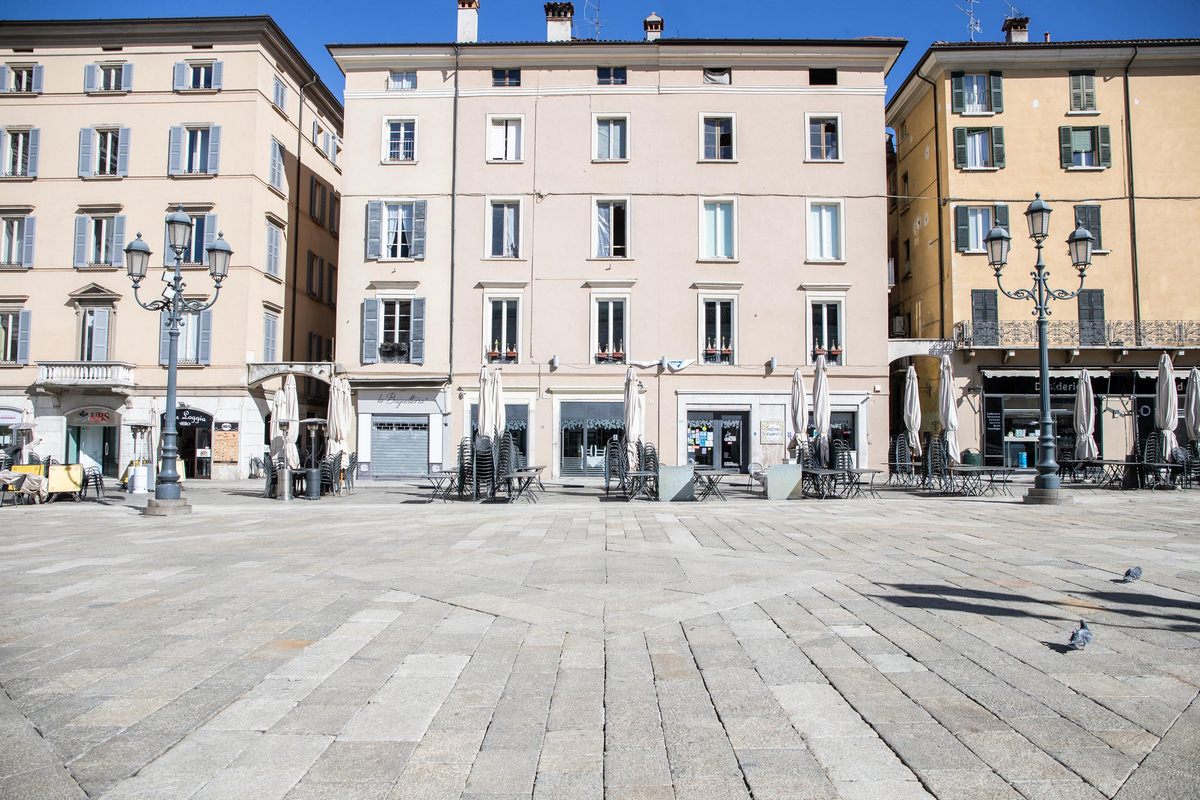 Italia: il primo giorno di zona rossa a Brescia