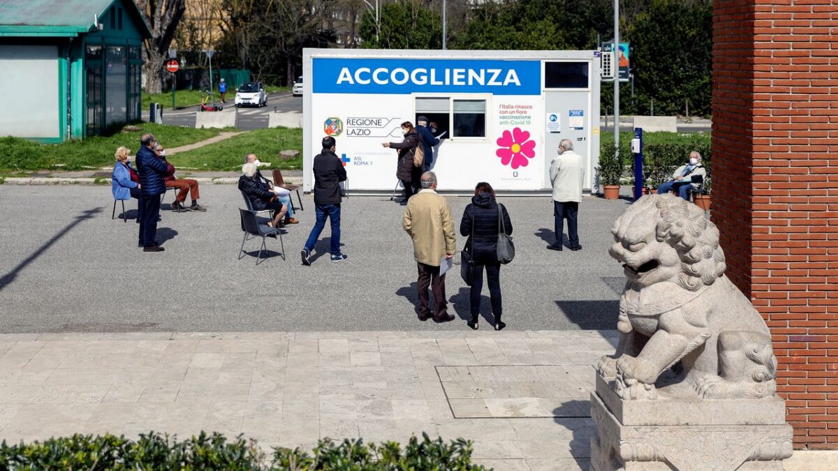 Coronavirus, il bollettino del 4 aprile: 18mila nuovi casi e 326 morti
