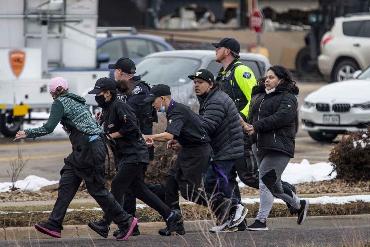 USA: sparatoria in supermercato a Boulder, 10 morti