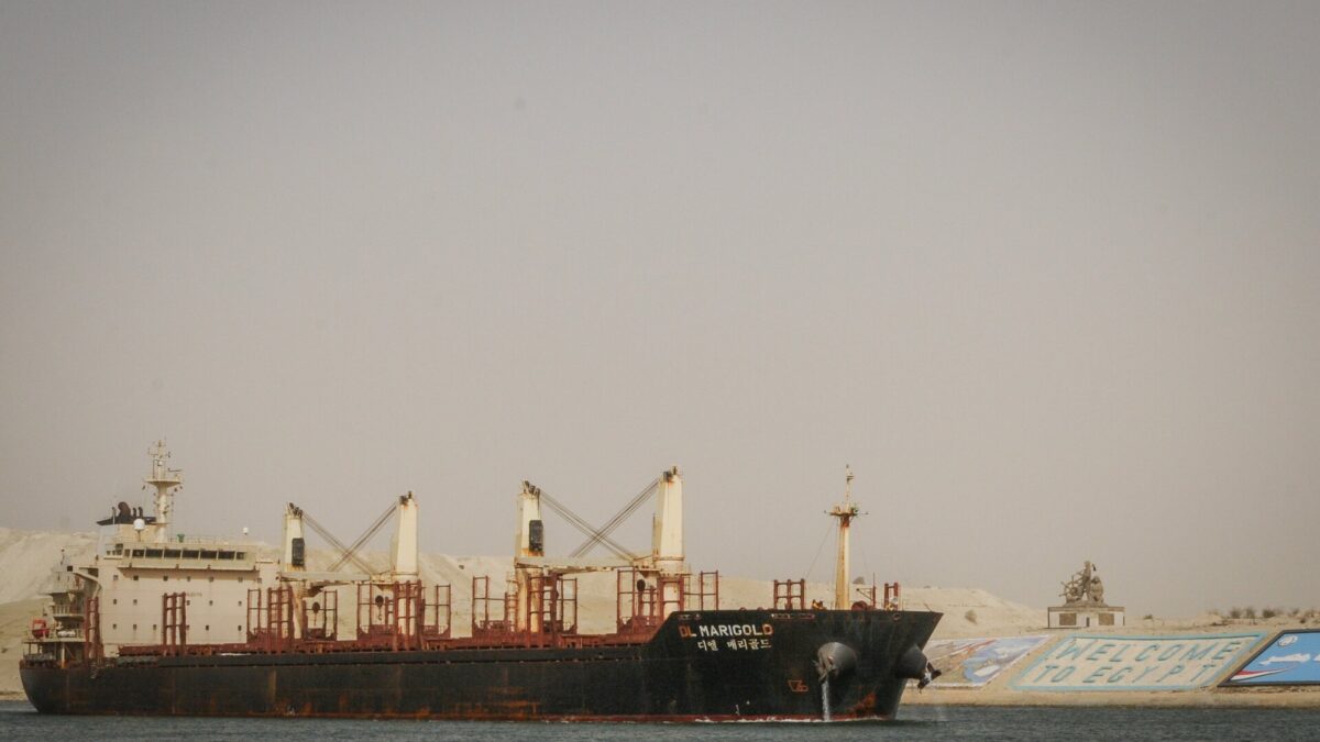 Il canale di Suez è ancora bloccato: situazione in stallo da 3 giorni