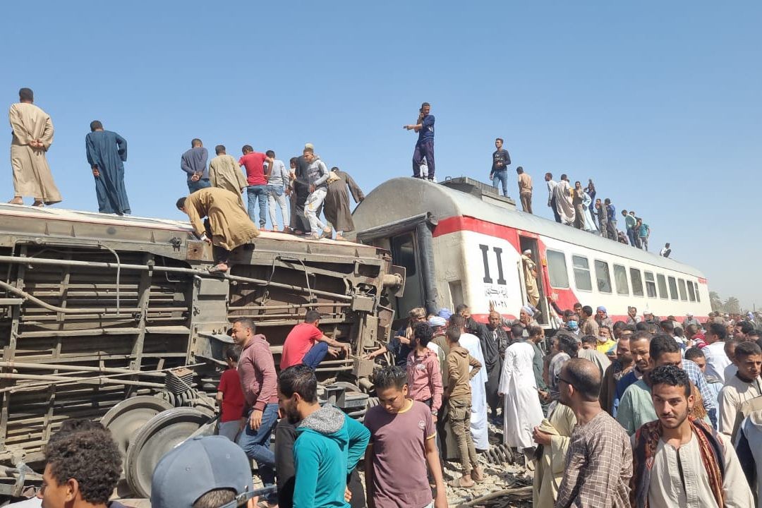 Egitto: scontro fra treni, 32 morti e oltre 100 feriti