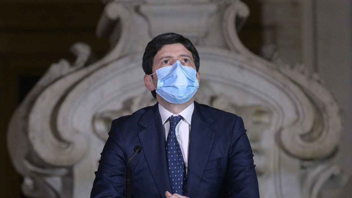 Coronavirus, il bollettino del 14 marzo: + 21.315 i nuovi casi e 264 morti. Il tasso di positività sale al 7,78%