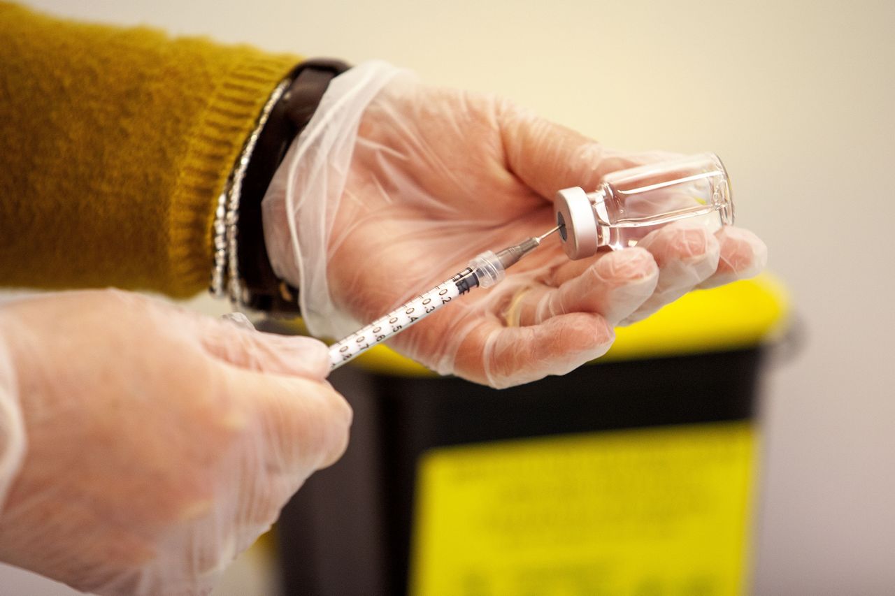 Cosa dicono gli italiani dei vaccini su Web e social network