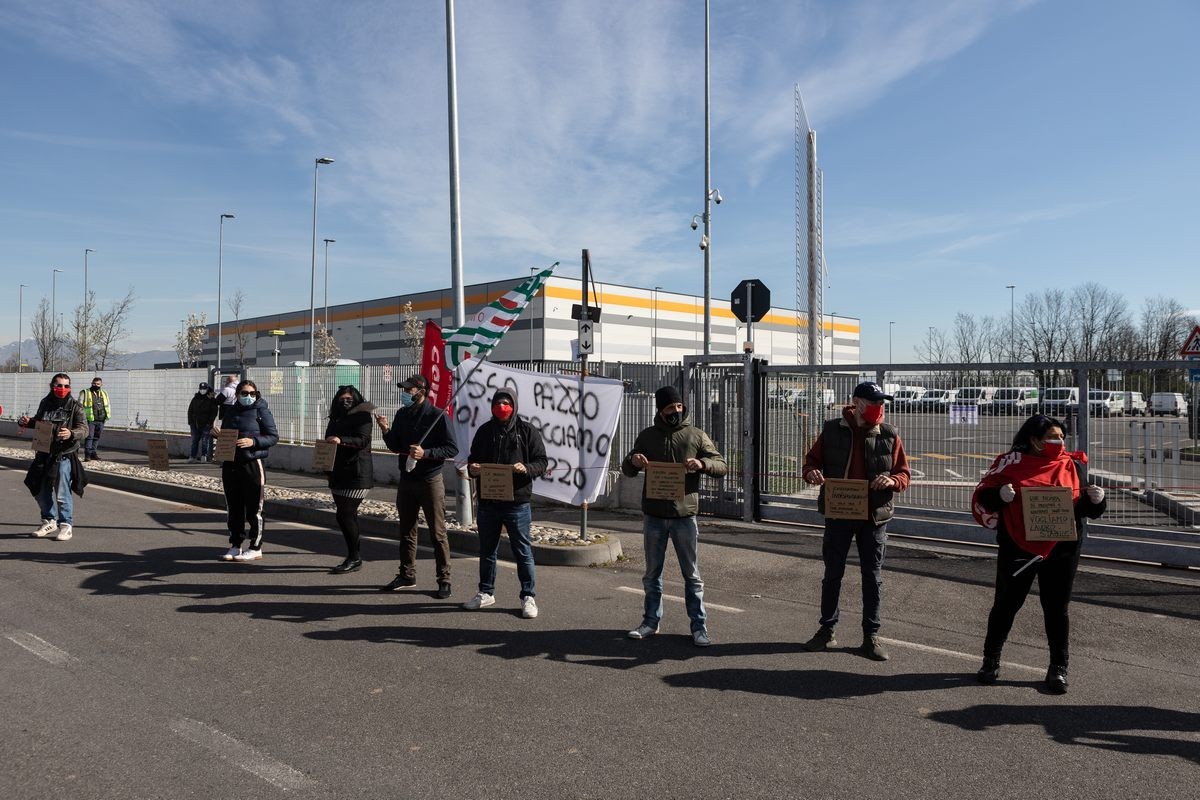 Amazon: le proteste dei dipendenti di Brandizzo (Torino)