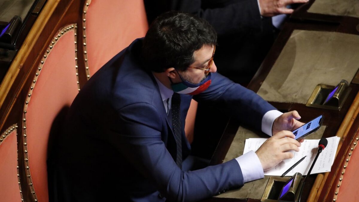 Salvini vuole riaprire dopo il 7 aprile, Draghi lo stronca